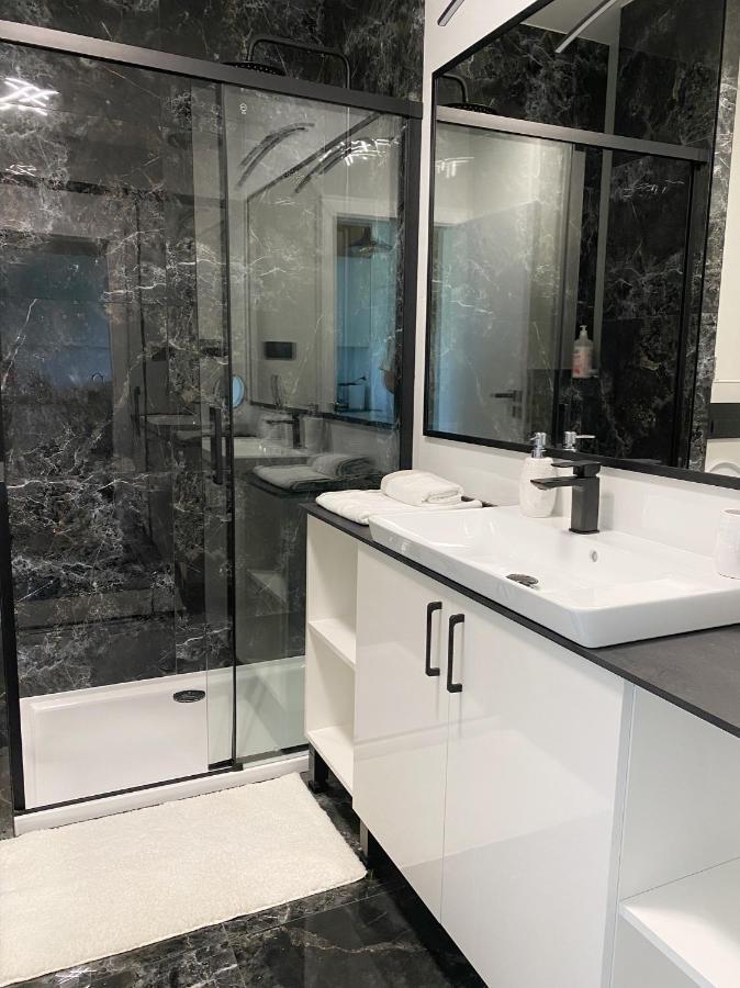 Capital Towers - Apartament Modern Z Widokiem Na Rzeke Rzeszow Bagian luar foto